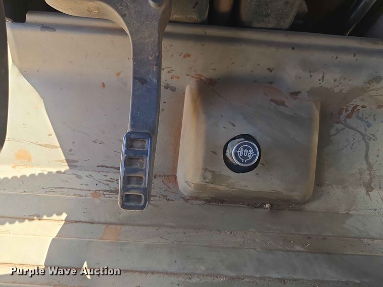 image for item EW0303 2022 John Deere 9R 640 Scraper Special 4WD tractor