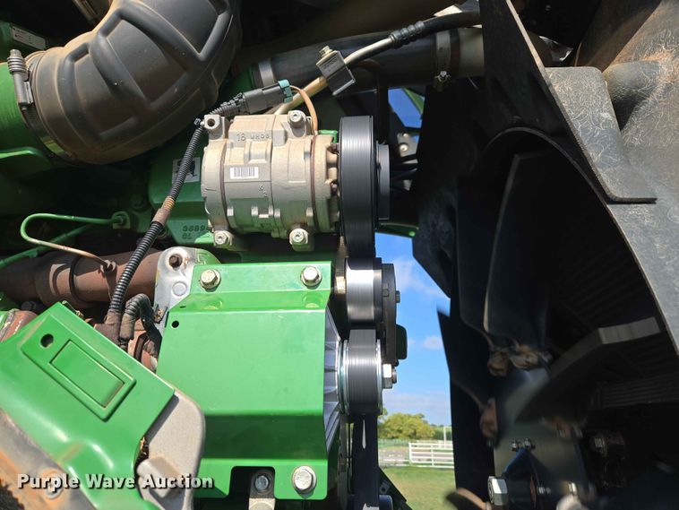 image for item EW0303 2022 John Deere 9R 640 Scraper Special 4WD tractor