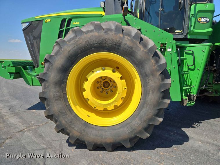 image for item EW0303 2022 John Deere 9R 640 Scraper Special 4WD tractor