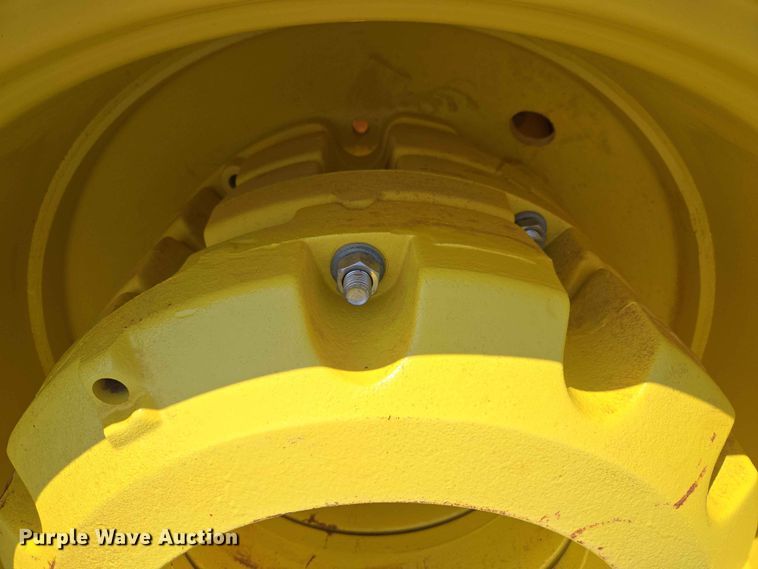image for item EW0303 2022 John Deere 9R 640 Scraper Special 4WD tractor