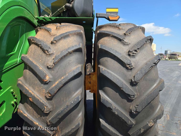 image for item EW0303 2022 John Deere 9R 640 Scraper Special 4WD tractor