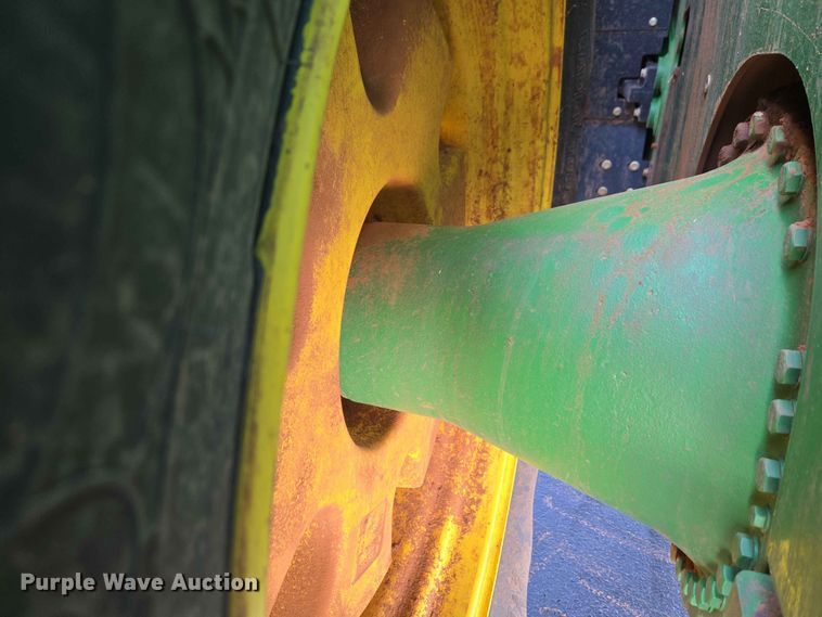image for item EW0303 2022 John Deere 9R 640 Scraper Special 4WD tractor