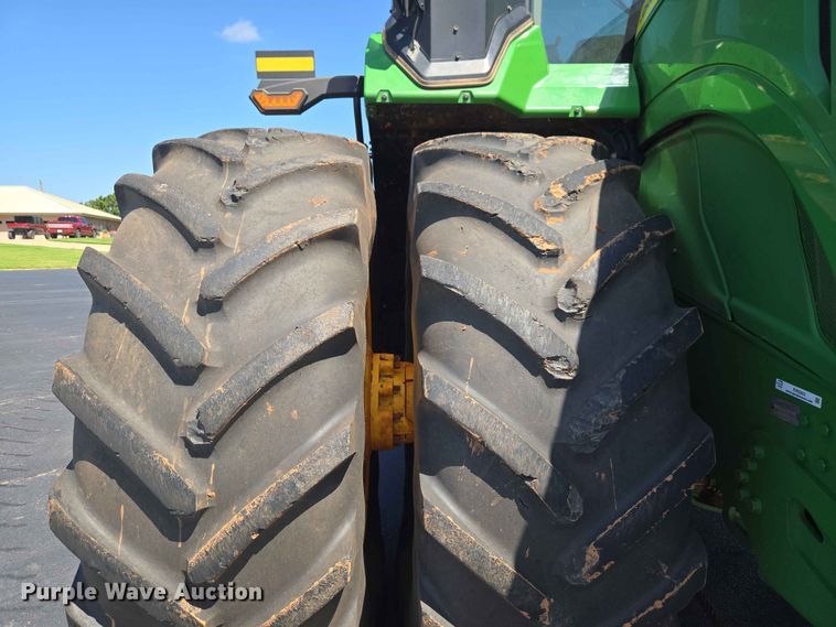 image for item EW0303 2022 John Deere 9R 640 Scraper Special 4WD tractor