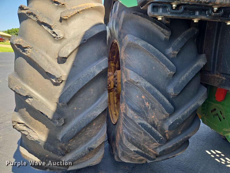 image for item EW0303 2022 John Deere 9R 640 Scraper Special 4WD tractor