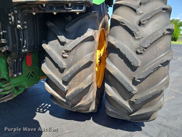 image for item EW0303 2022 John Deere 9R 640 Scraper Special 4WD tractor