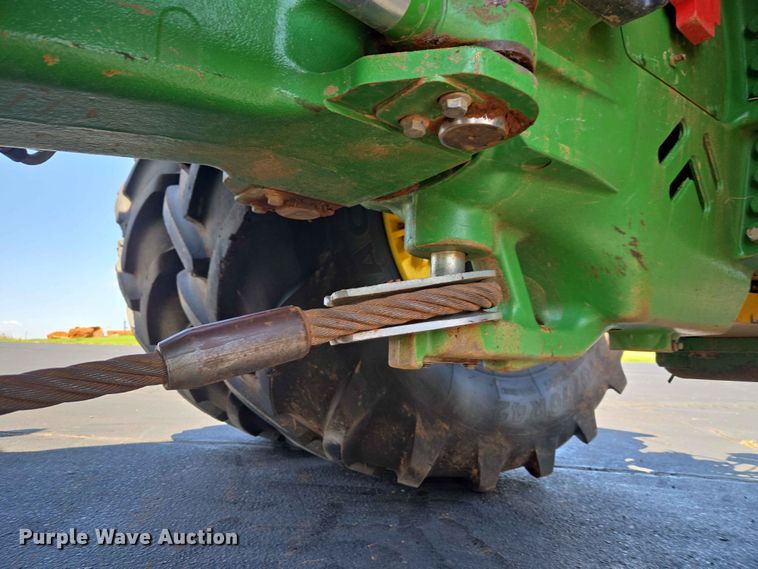 image for item EW0303 2022 John Deere 9R 640 Scraper Special 4WD tractor