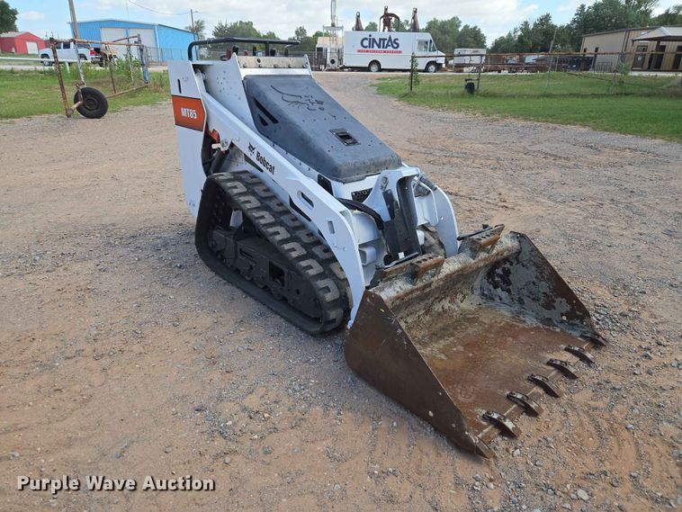 image for item EW0308 2018 Bobcat MT85 compact utility loader