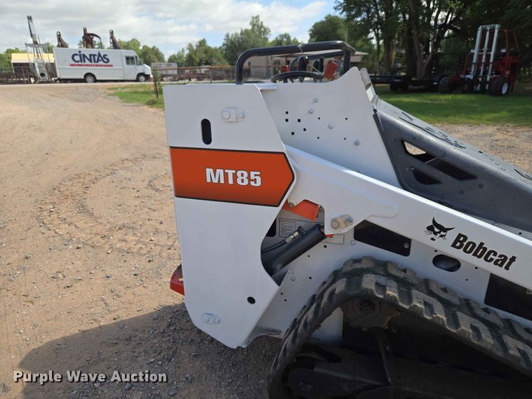image for item EW0308 2018 Bobcat MT85 compact utility loader