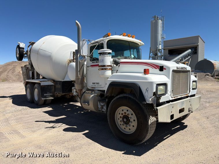 image for item EW2112 1998 Mack RD688S ready mix truck