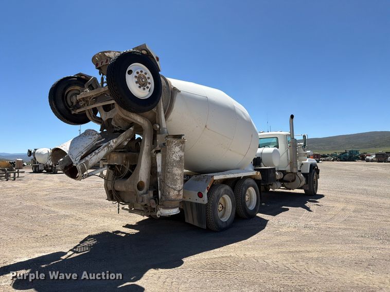 image for item EW2112 1998 Mack RD688S ready mix truck
