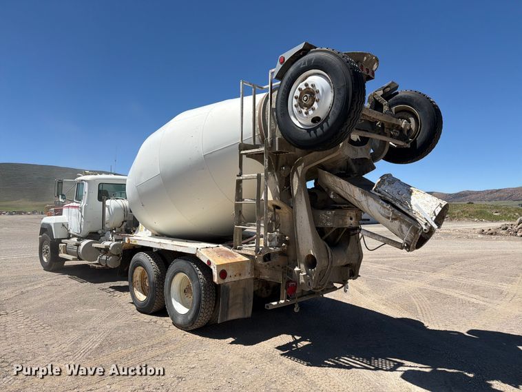 image for item EW2112 1998 Mack RD688S ready mix truck
