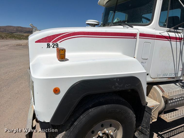 image for item EW2112 1998 Mack RD688S ready mix truck