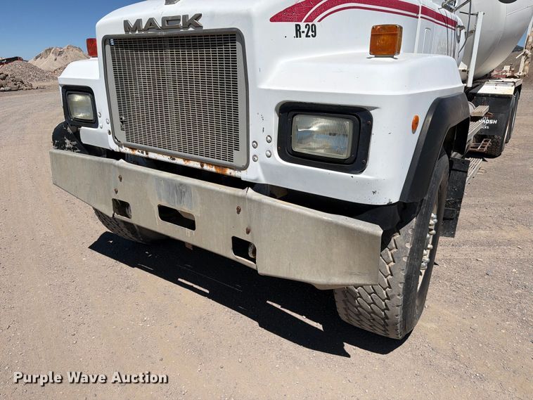 image for item EW2112 1998 Mack RD688S ready mix truck