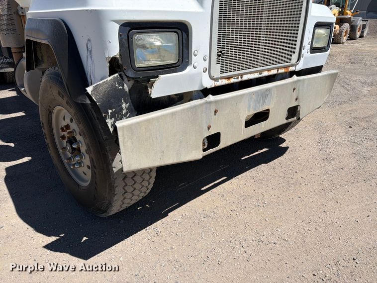 image for item EW2112 1998 Mack RD688S ready mix truck