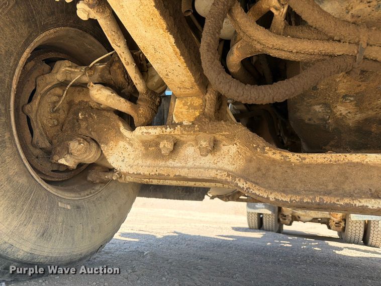 image for item EW2112 1998 Mack RD688S ready mix truck