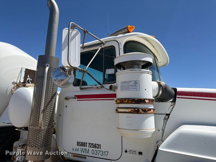 image for item EW2112 1998 Mack RD688S ready mix truck