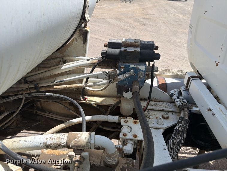 image for item EW2112 1998 Mack RD688S ready mix truck