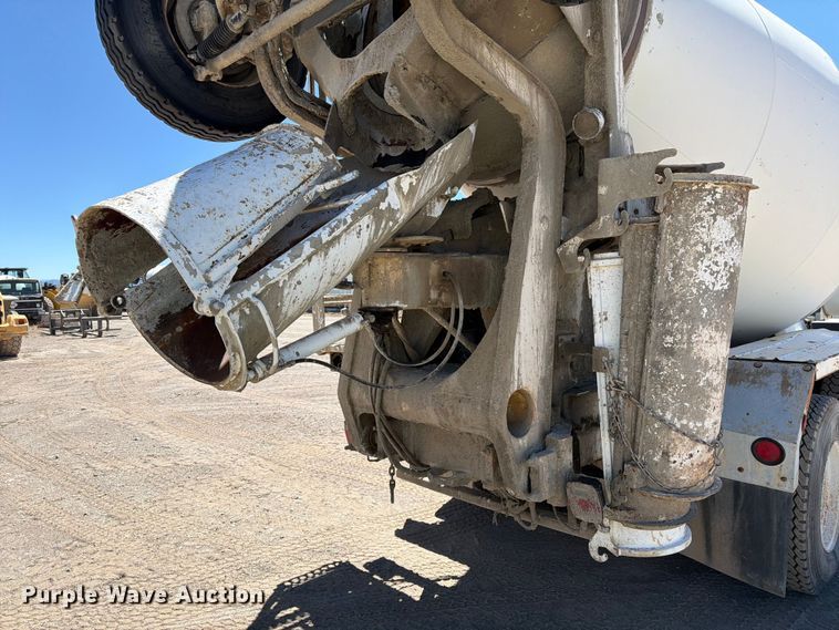 image for item EW2112 1998 Mack RD688S ready mix truck