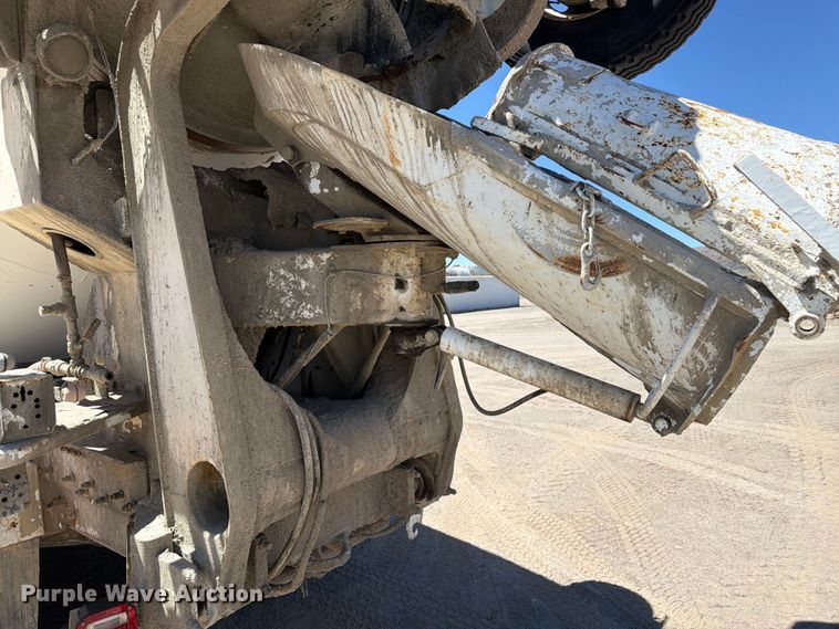 image for item EW2112 1998 Mack RD688S ready mix truck
