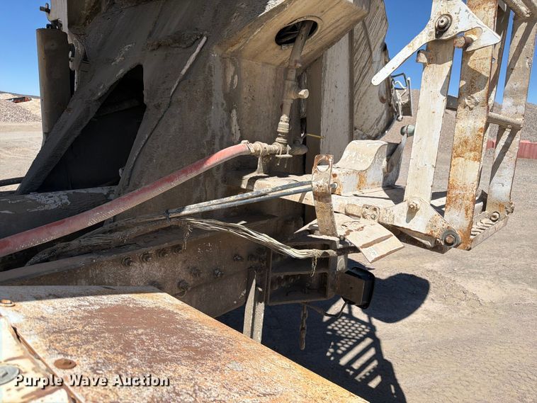 image for item EW2112 1998 Mack RD688S ready mix truck