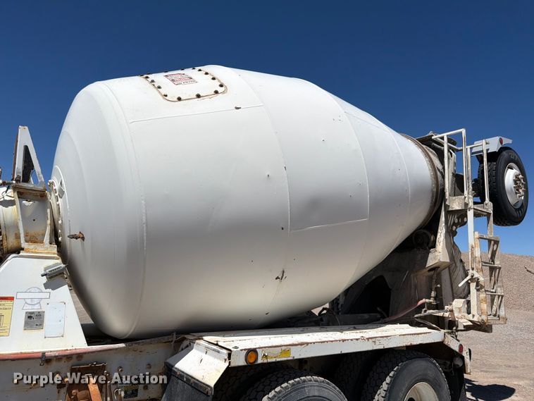 image for item EW2112 1998 Mack RD688S ready mix truck