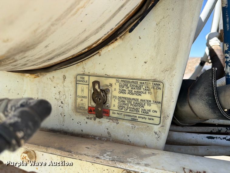 image for item EW2112 1998 Mack RD688S ready mix truck