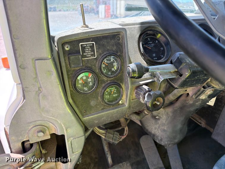 image for item EW2112 1998 Mack RD688S ready mix truck
