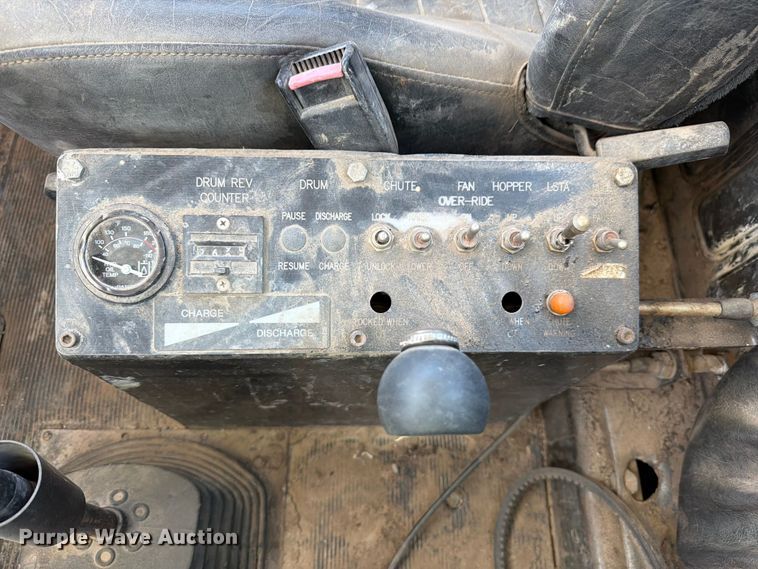 image for item EW2112 1998 Mack RD688S ready mix truck
