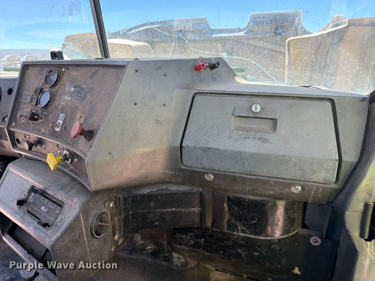 image for item EW2112 1998 Mack RD688S ready mix truck