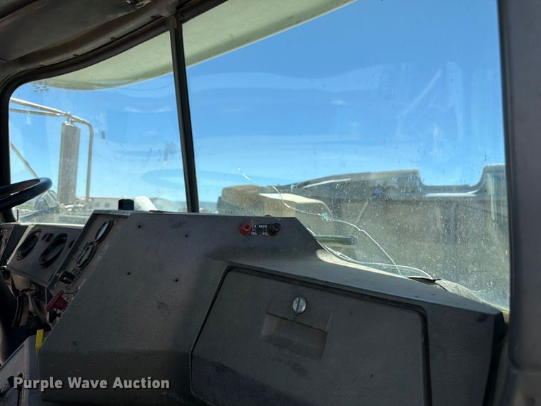 image for item EW2112 1998 Mack RD688S ready mix truck