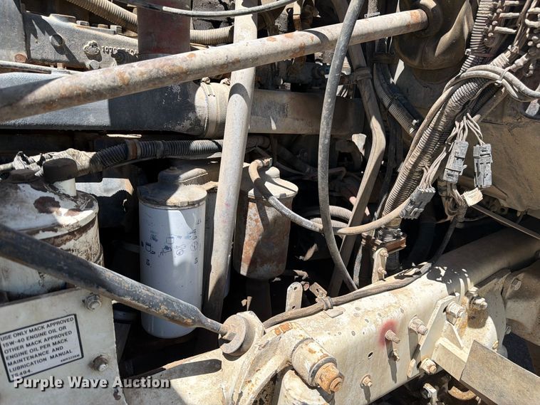 image for item EW2112 1998 Mack RD688S ready mix truck