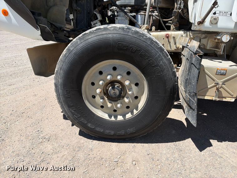 image for item EW2112 1998 Mack RD688S ready mix truck