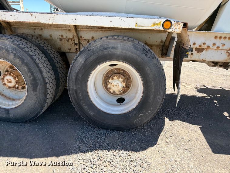 image for item EW2112 1998 Mack RD688S ready mix truck