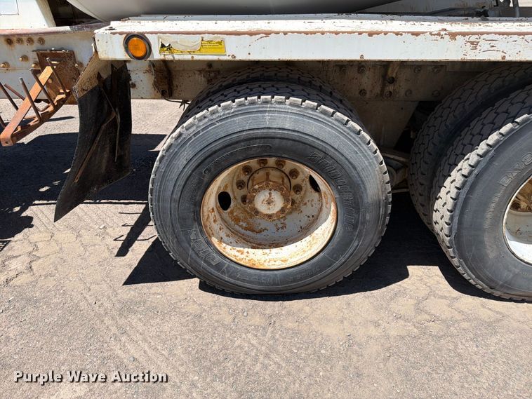 image for item EW2112 1998 Mack RD688S ready mix truck