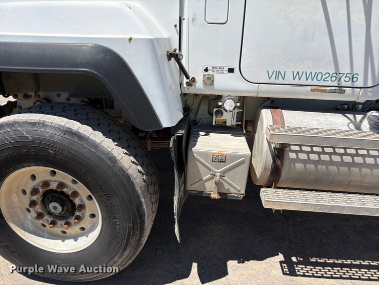 image for item EW2113 1998 Mack RD690S ready mix truck