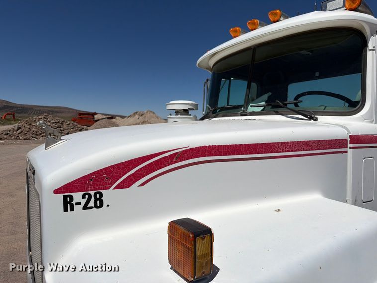 image for item EW2113 1998 Mack RD690S ready mix truck