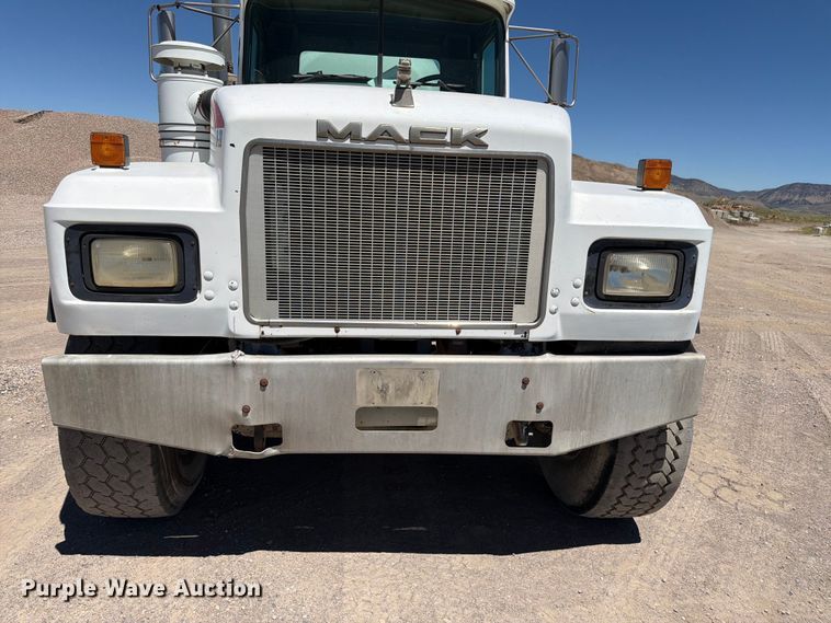 image for item EW2113 1998 Mack RD690S ready mix truck
