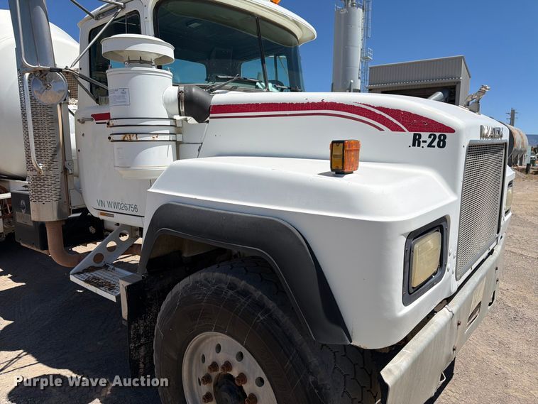 image for item EW2113 1998 Mack RD690S ready mix truck