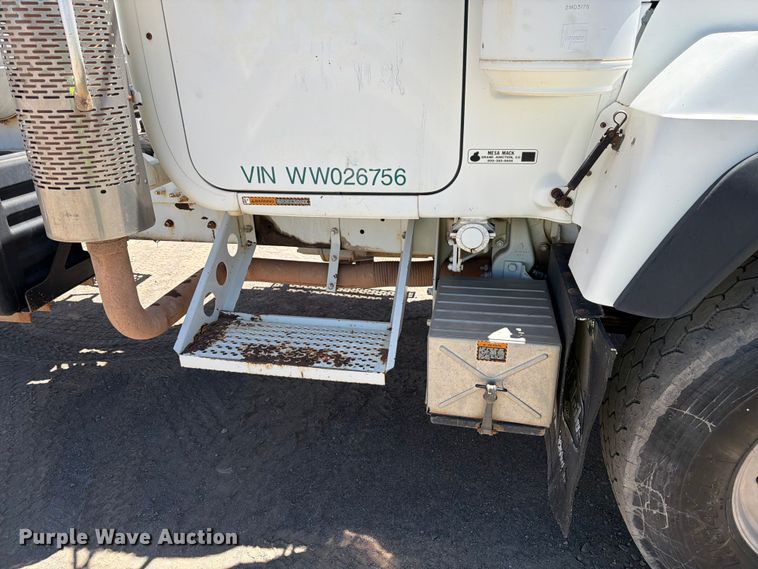 image for item EW2113 1998 Mack RD690S ready mix truck