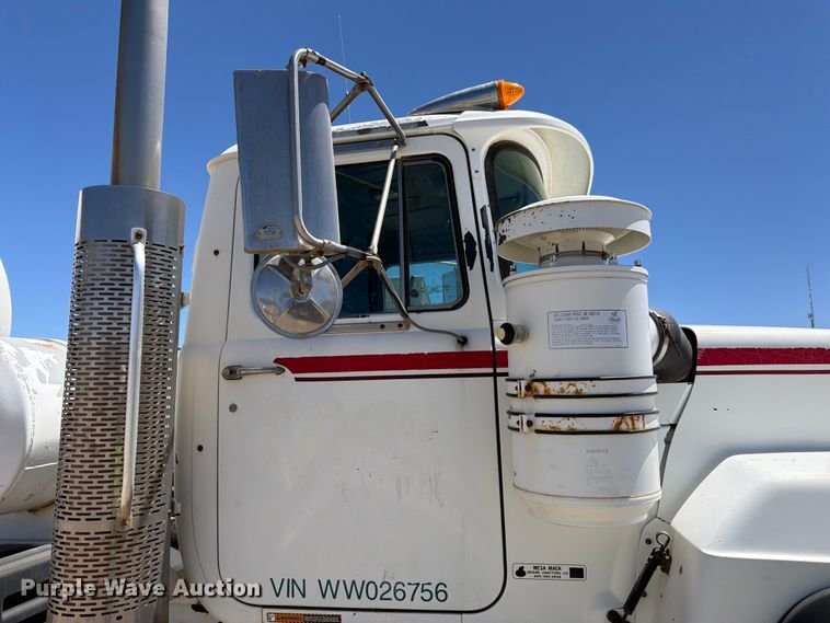 image for item EW2113 1998 Mack RD690S ready mix truck