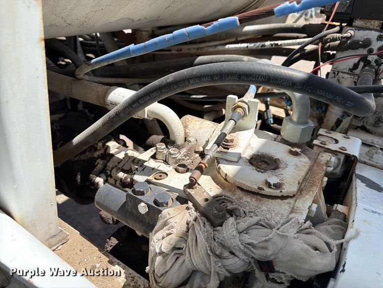 image for item EW2113 1998 Mack RD690S ready mix truck