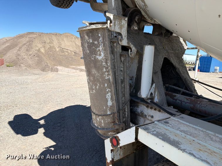 image for item EW2113 1998 Mack RD690S ready mix truck