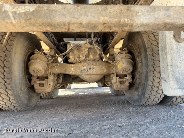image for item EW2113 1998 Mack RD690S ready mix truck