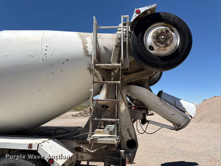 image for item EW2113 1998 Mack RD690S ready mix truck