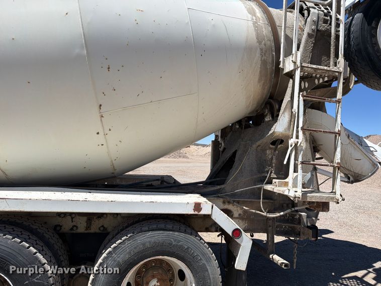 image for item EW2113 1998 Mack RD690S ready mix truck