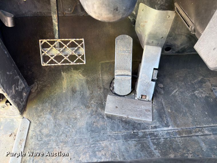 image for item EW2113 1998 Mack RD690S ready mix truck
