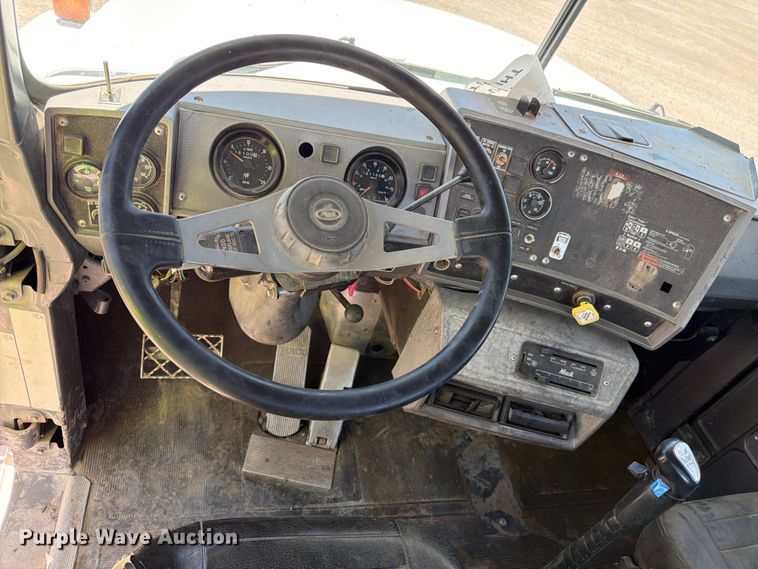 image for item EW2113 1998 Mack RD690S ready mix truck