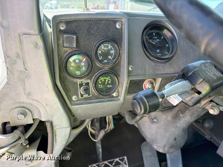image for item EW2113 1998 Mack RD690S ready mix truck