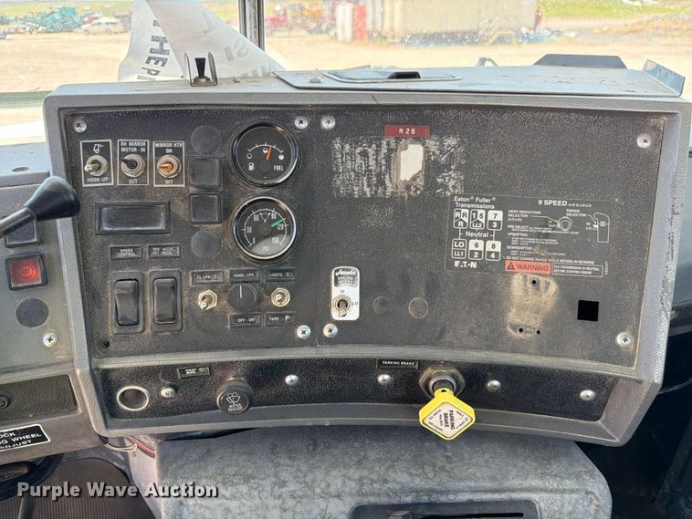 image for item EW2113 1998 Mack RD690S ready mix truck