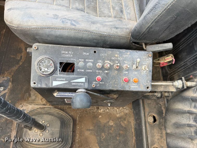 image for item EW2113 1998 Mack RD690S ready mix truck